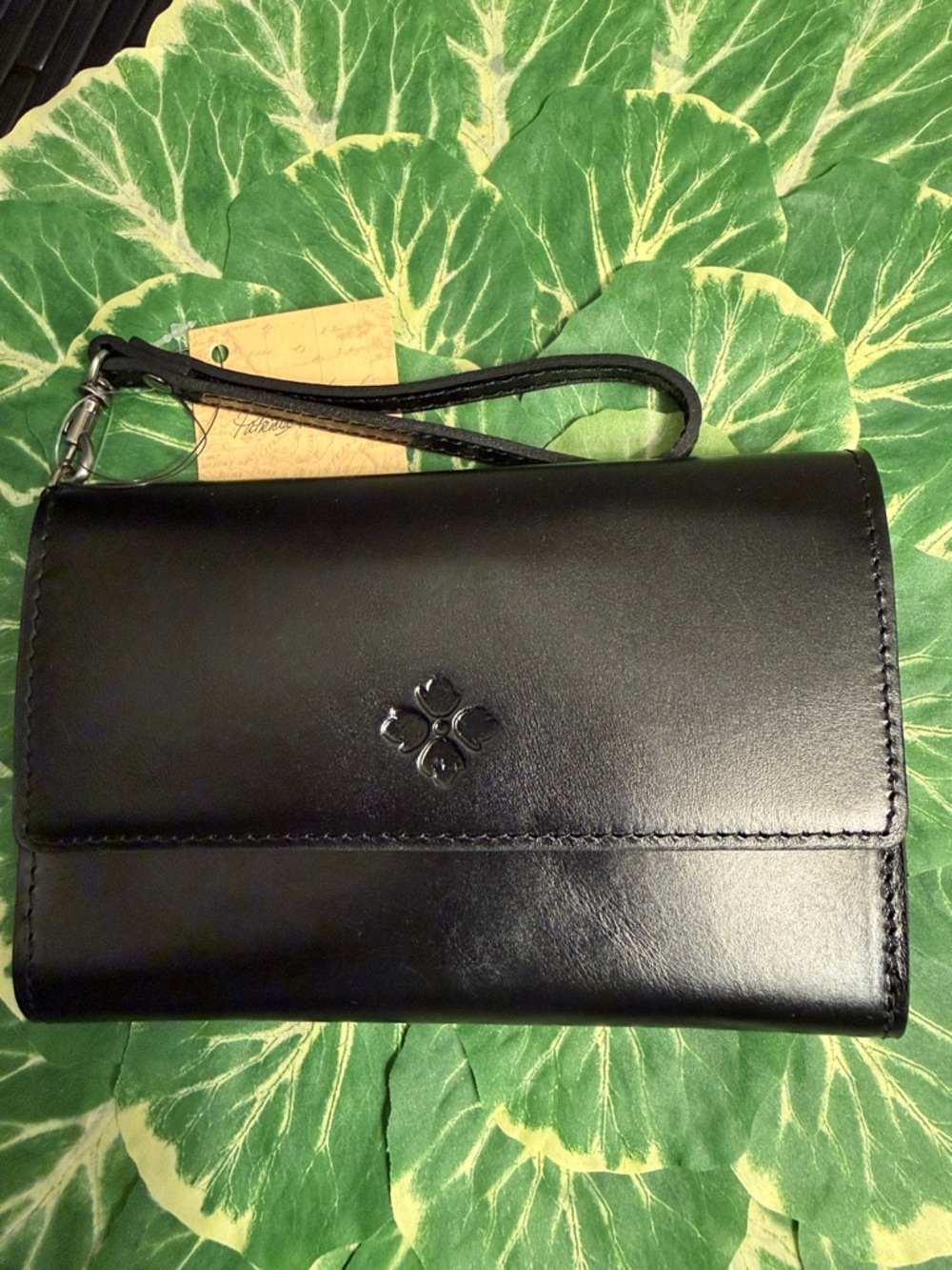 Patricia Nash “Marsiliana” Tri-fold mirror wristlet, Black Leather, NWT
